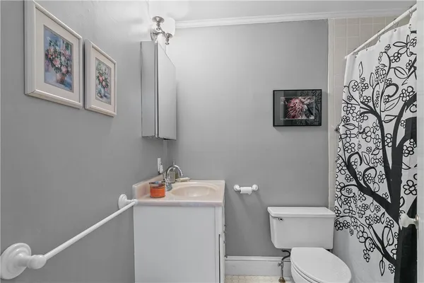 $3,000 | 46 Chastellux Avenue, Unit M8, Newport, RI 02840
