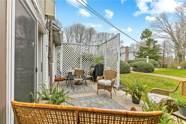 $3,000 | 46 Chastellux Avenue, Unit M8, Newport, RI 02840