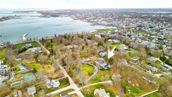 $3,000 | 46 Chastellux Avenue, Unit M8, Newport, RI 02840