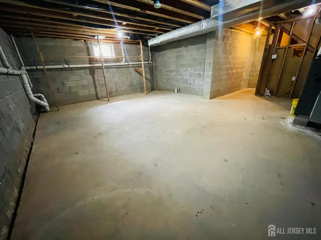 $3,050 | 12 Ellen Avenue, Perth Amboy, NJ 08861