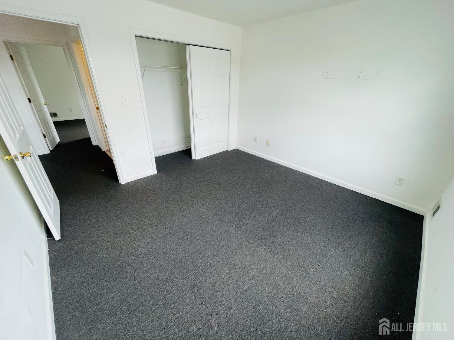 12 Ellen Avenue Perth Amboy, NJ 08861 - Photo 5 of 18