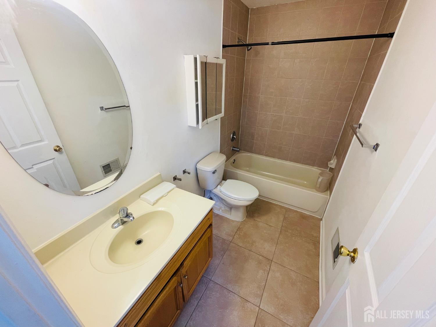 12 Ellen Avenue Perth Amboy, NJ 08861 - Photo 6 of 18