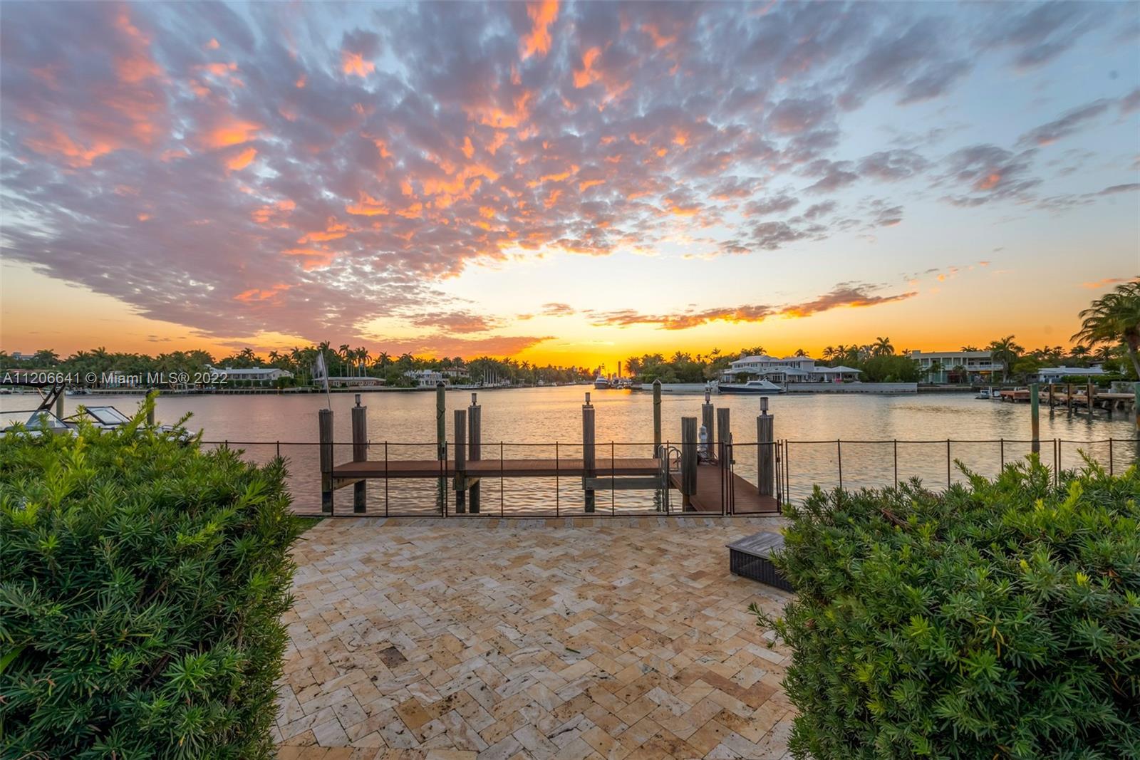 2700 North Bay Road Miami Beach, FL 33140 - Photo 42 of 42 a view of a terrace