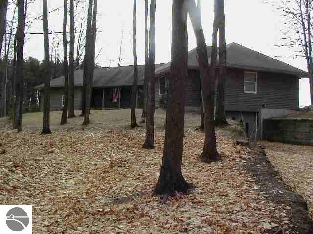 2386 South Pineview Road Suttons Bay, MI 49682 - Photo 9 of 9 1655030-8.JPG