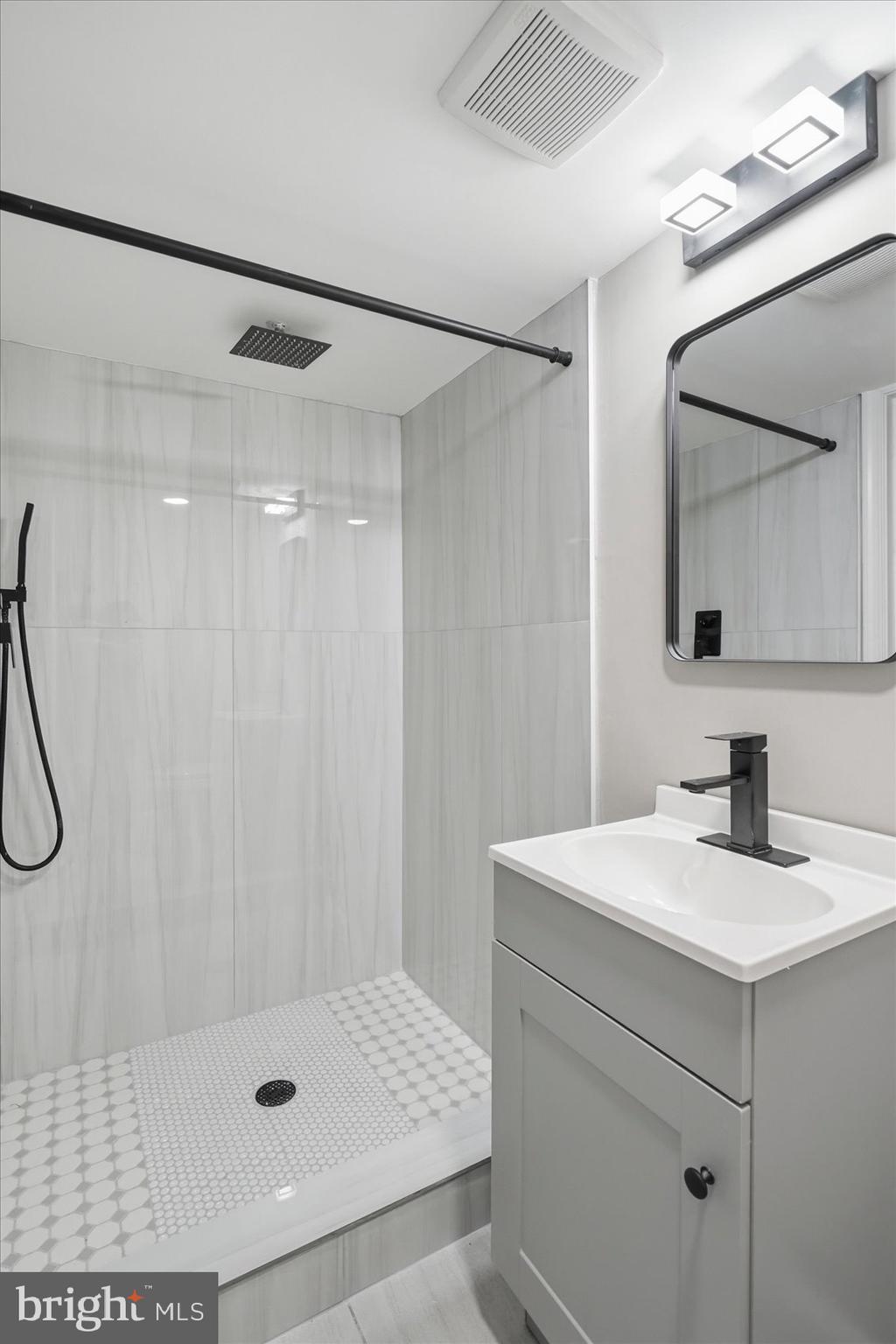 825 Martin Road Essex, MD 21221 - Photo 33 of 37