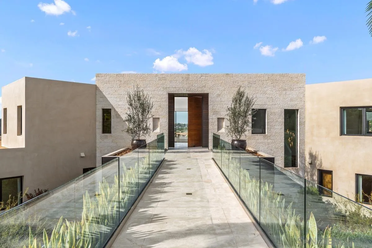 18490 Lago Vista Rancho Santa Fe, CA 92067 - Photo 12 of 28