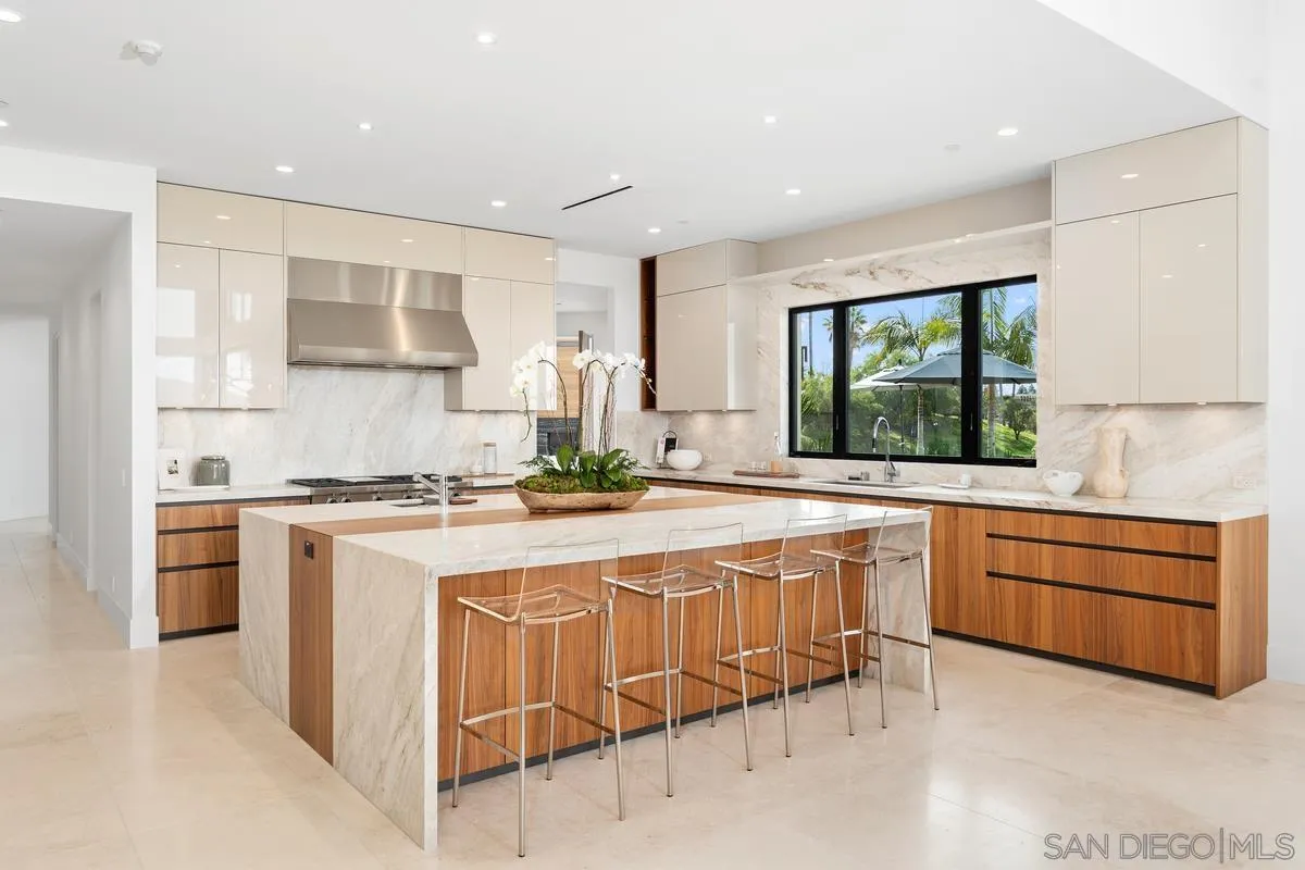 18490 Lago Vista Rancho Santa Fe, CA 92067 - Photo 13 of 28