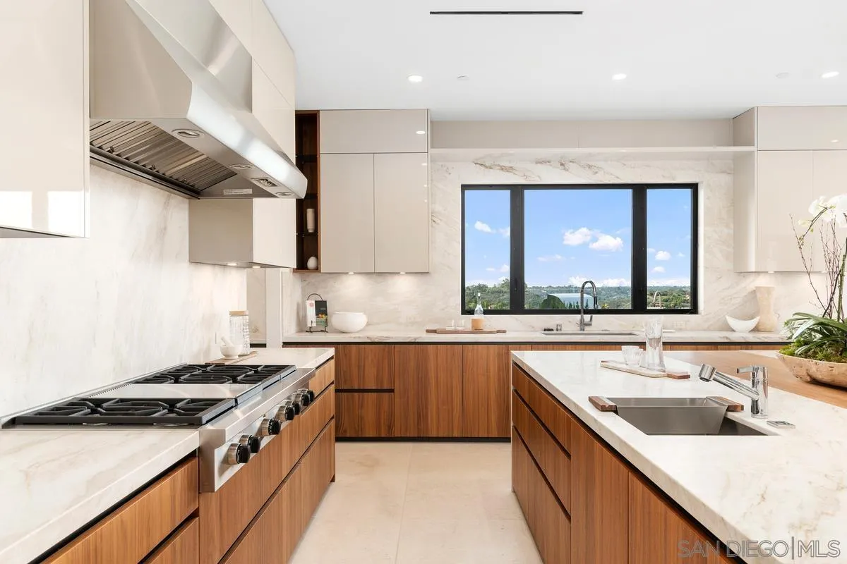 18490 Lago Vista Rancho Santa Fe, CA 92067 - Photo 14 of 28