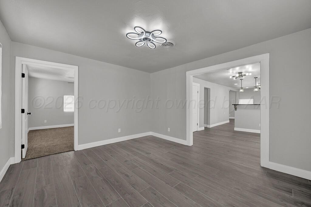 906 North Pierce Street Amarillo, TX 79107 - Photo 12 of 24 Living Area