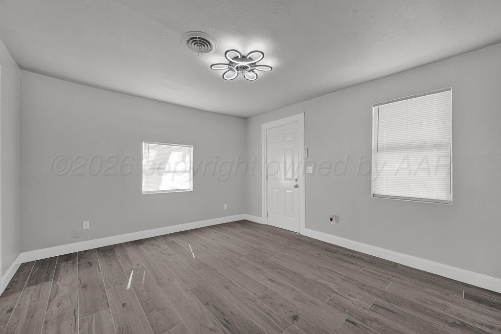 906 North Pierce Street Amarillo, TX 79107 - Photo 2 of 24 Living Area