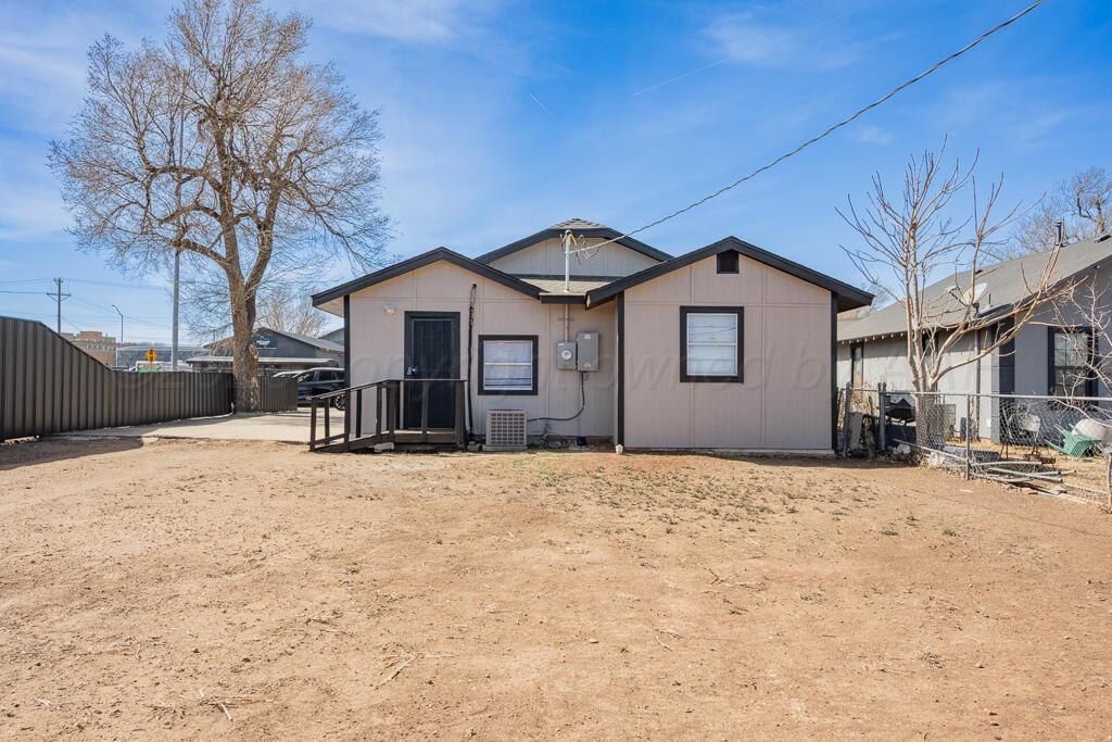 906 North Pierce Street Amarillo, TX 79107 - Photo 10 of 24 Backyard