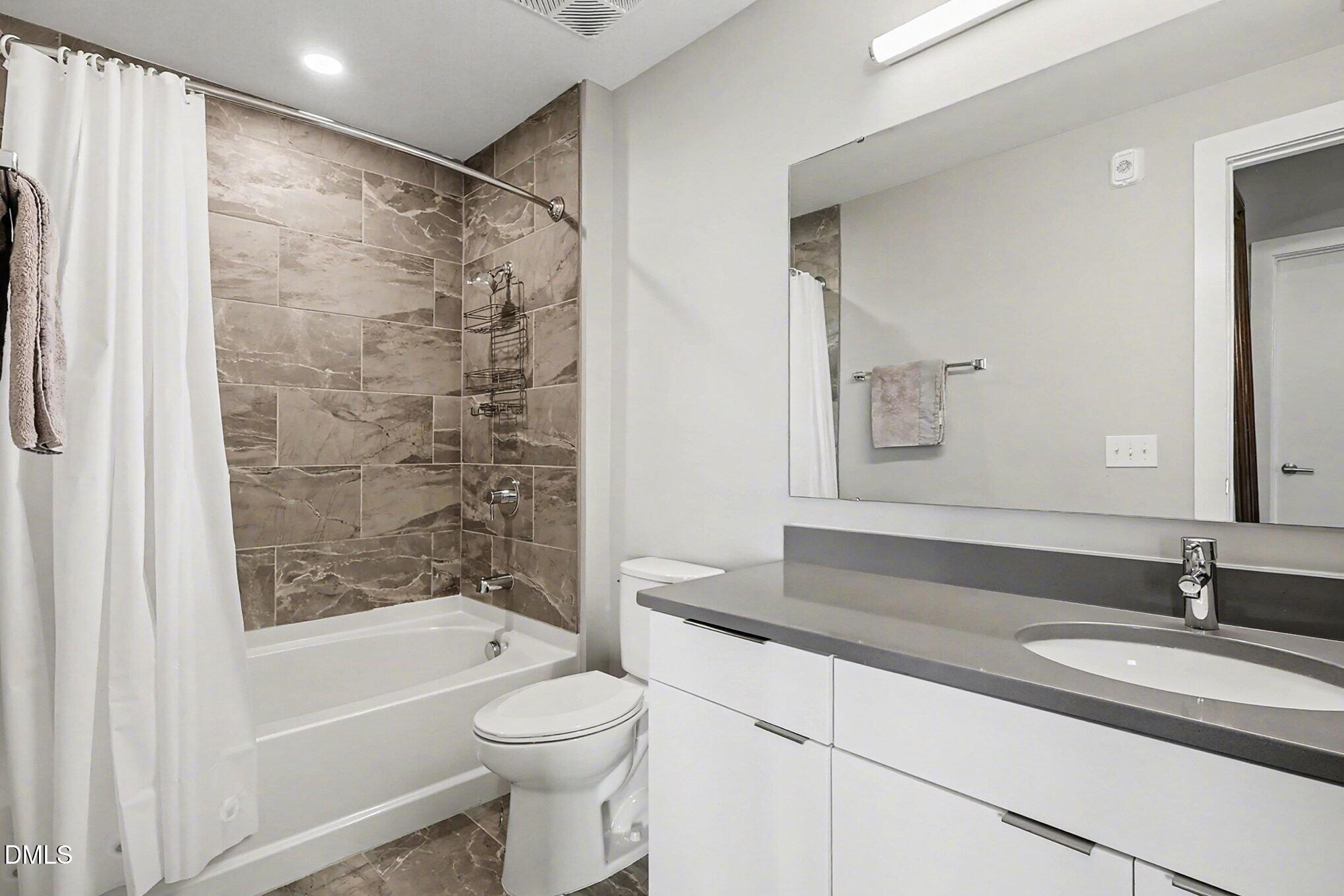 214 Hunt Street, Unit 710 Durham, NC 27701 - Photo 22 of 36 036_file_8910