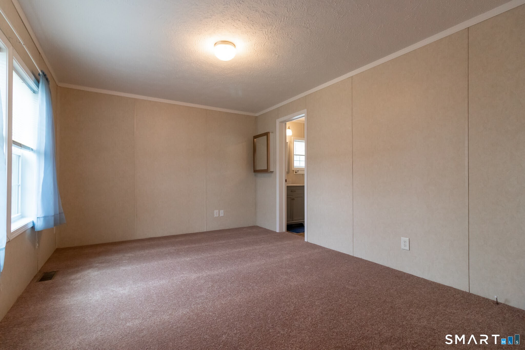 39 Riverside Drive Southington, CT 06489 - Photo 27 of 40 an empty room with windows