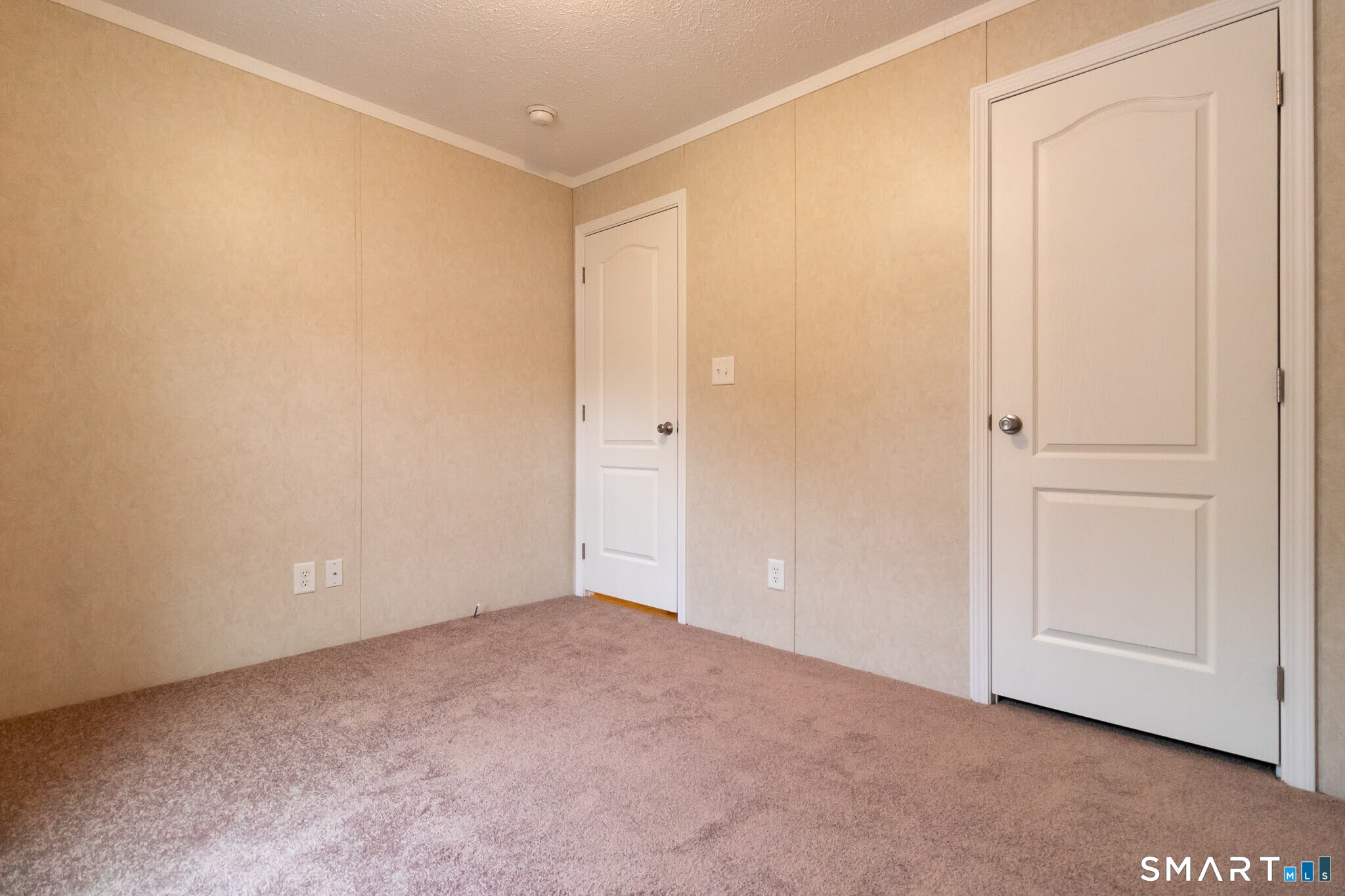 39 Riverside Drive Southington, CT 06489 - Photo 34 of 40 a view of an empty room