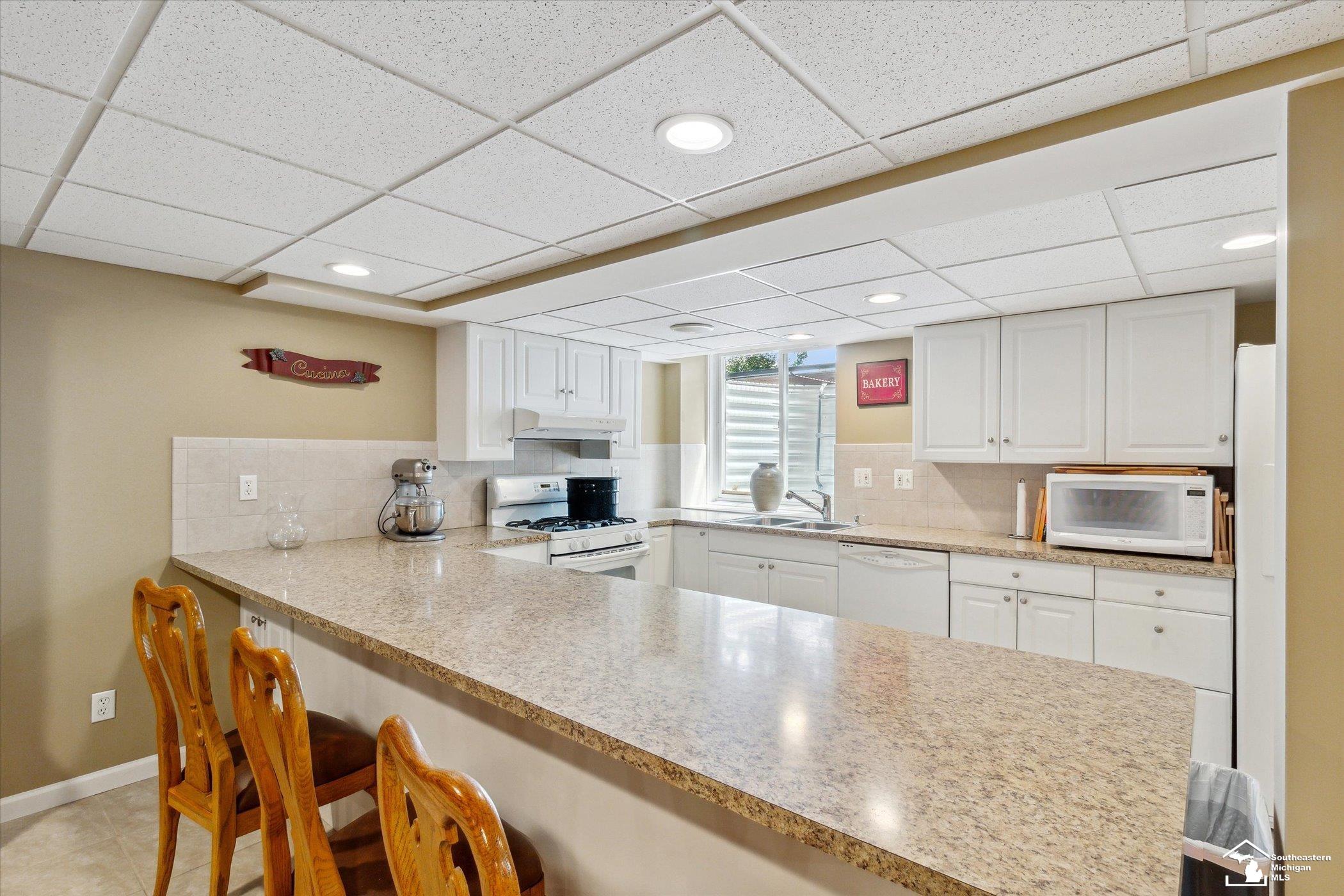 21508 Raintree Drive Macomb, MI 48044 - Photo 43 of 62 50115305-42.JPG