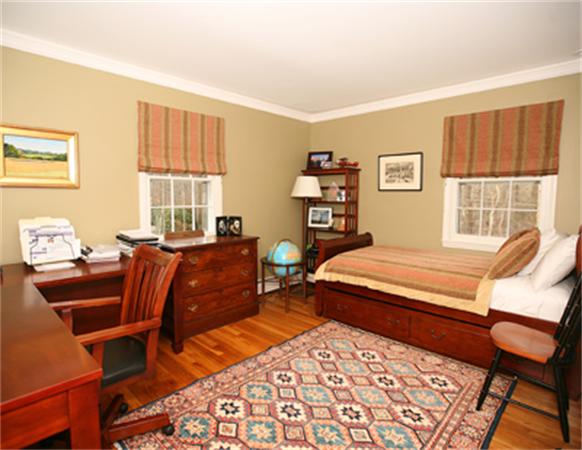 6 Overledge Road Manchester, MA 01944 - Photo 13 of 19 Gallery Image 13