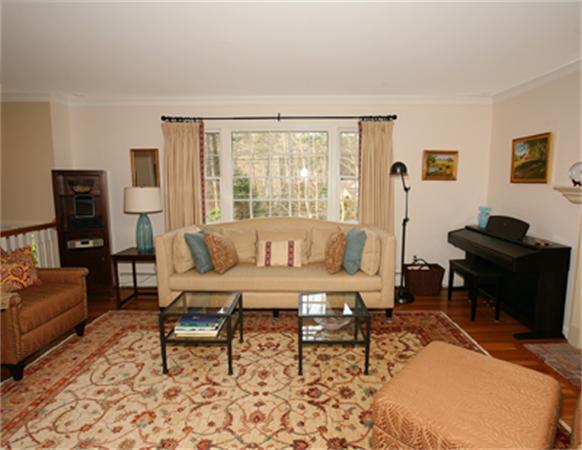 6 Overledge Road Manchester, MA 01944 - Photo 5 of 19 Gallery Image 5