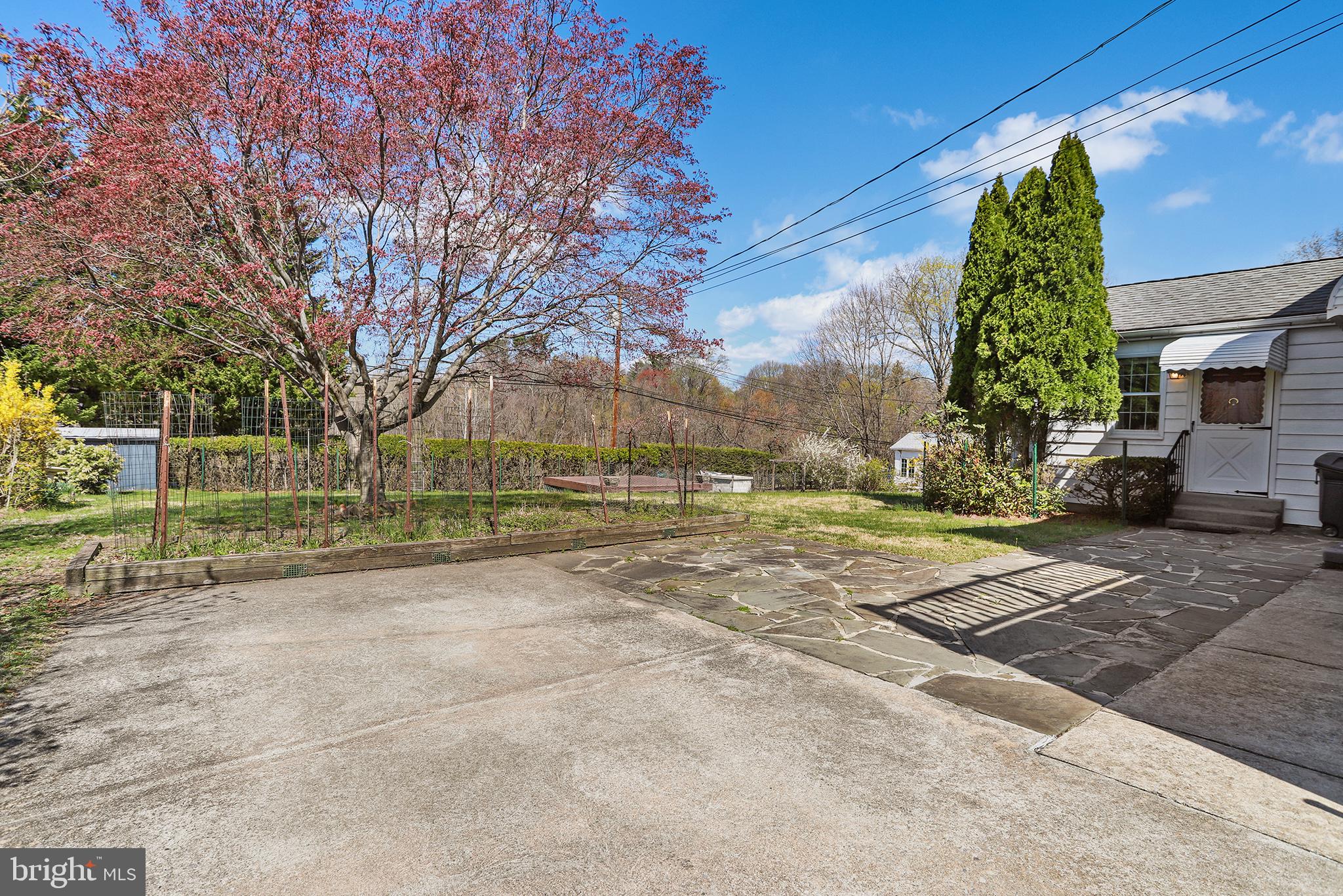 242 North Rolling Road Springfield, PA 19064 - Photo 33 of 37 a view of a yard