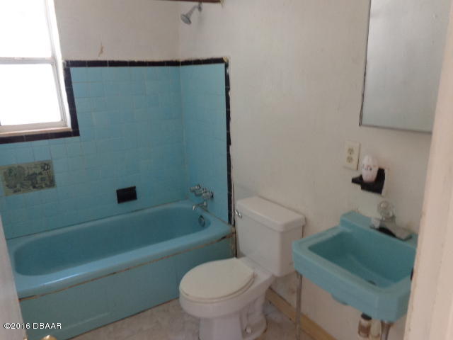 572 Fairmount Road Daytona Beach, FL 32114 - Photo 8 of 15 bathm (2)