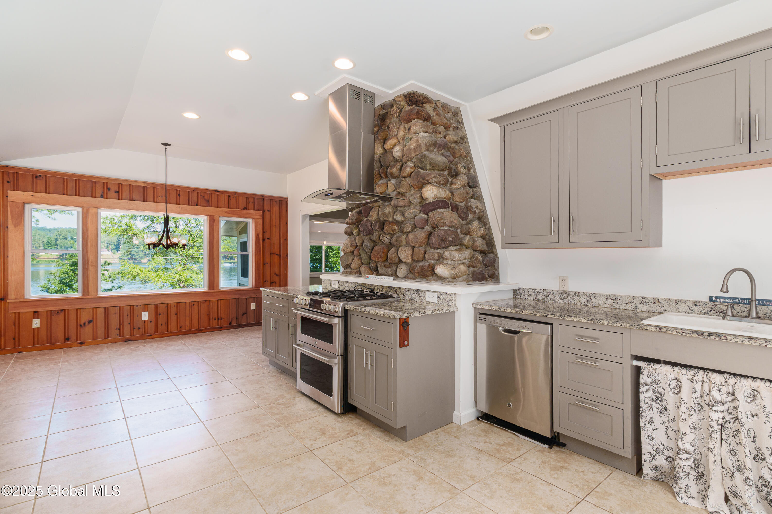 352 East Lake Road Cossayuna, NY 12823 - Photo 11 of 76 .