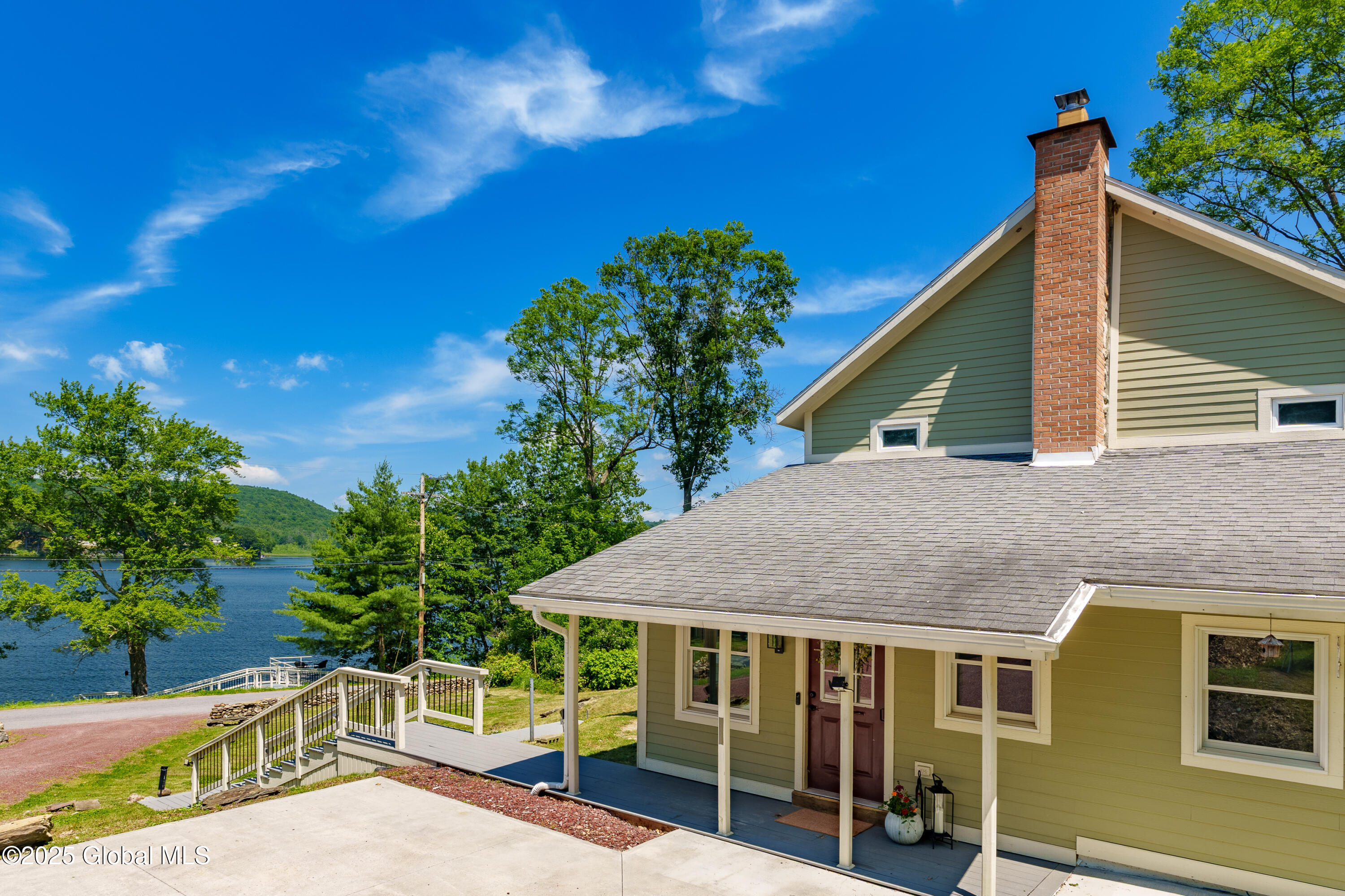 352 East Lake Road Cossayuna, NY 12823 - Photo 5 of 76 .