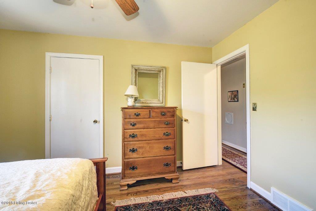 2315 Branning Road Louisville, KY 40222 - Photo 19 of 39 19