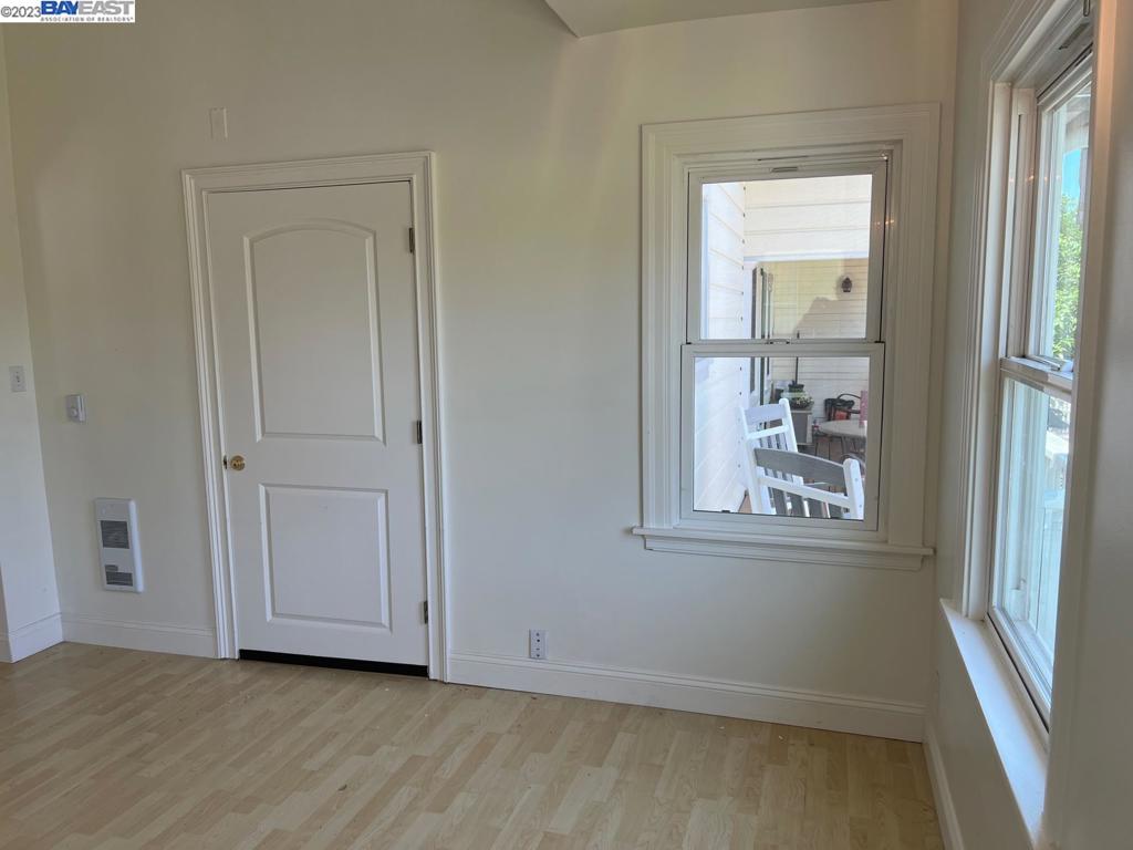 209 McLeod Street Livermore, CA 94550 - Photo 21 of 26 an empty room with windows and closet