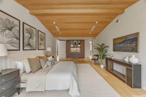 $10,500,000 | 4561 Aukai Avenue, Honolulu, HI 96816