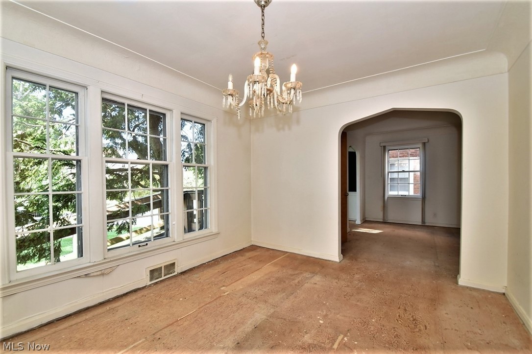 3675 Riedham Road Cleveland, OH 44120 - Photo 5 of 17