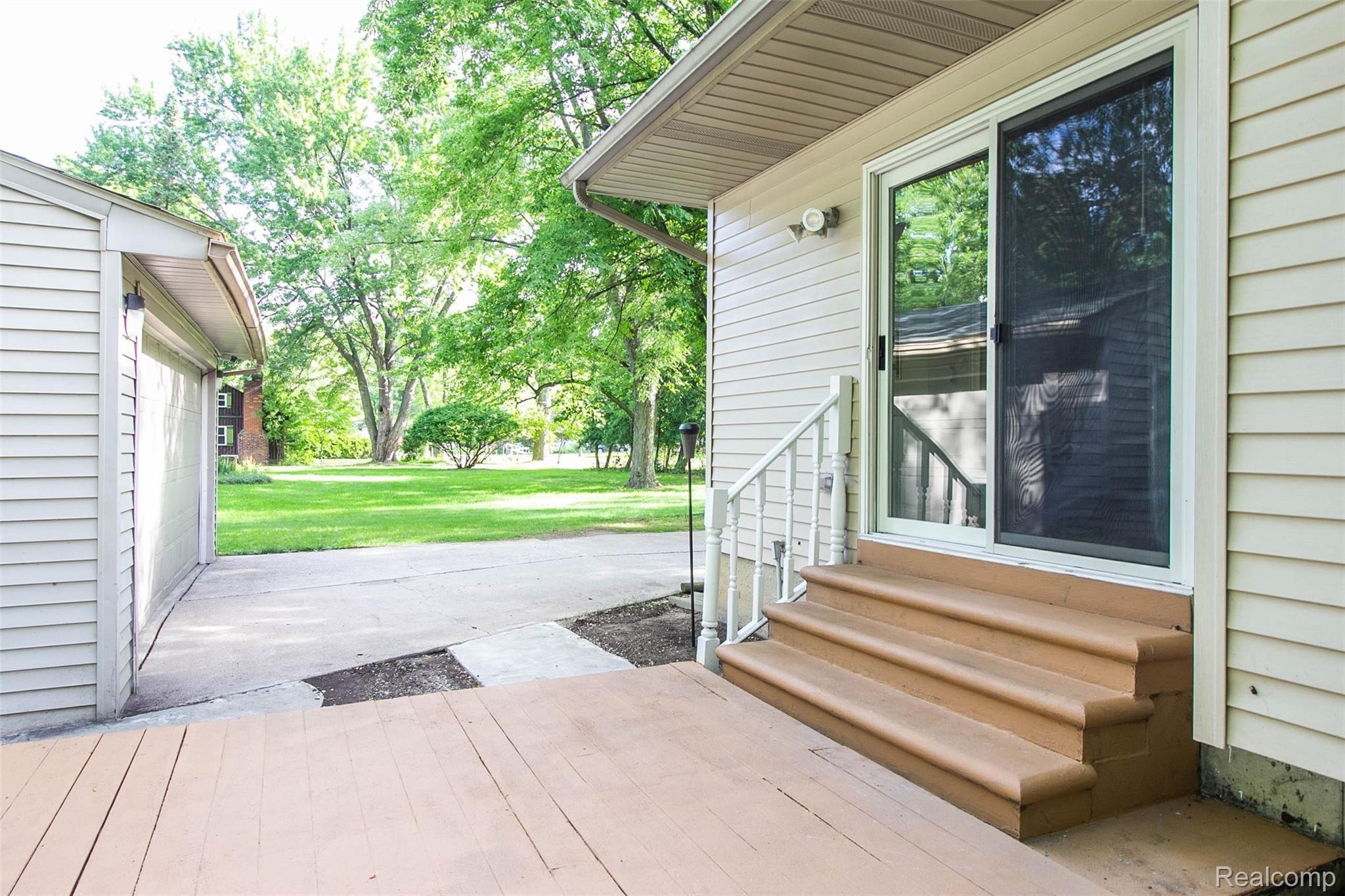 21773 Berg Road Southfield, MI 48033 - Photo 35 of 35 44.jpg