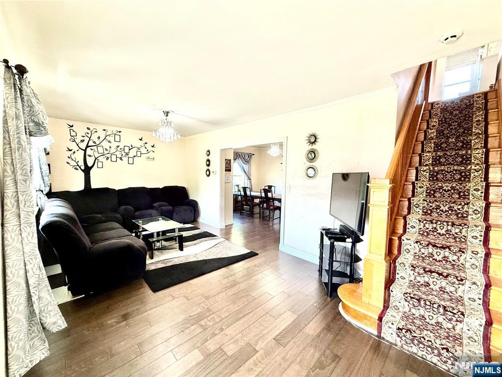 10-01 Berdan Avenue Fair Lawn, NJ 07410 - Photo 3 of 31