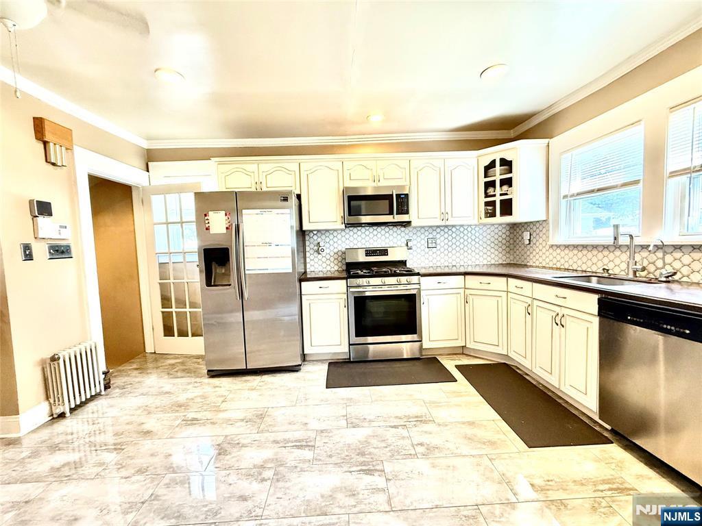 10-01 Berdan Avenue Fair Lawn, NJ 07410 - Photo 10 of 31