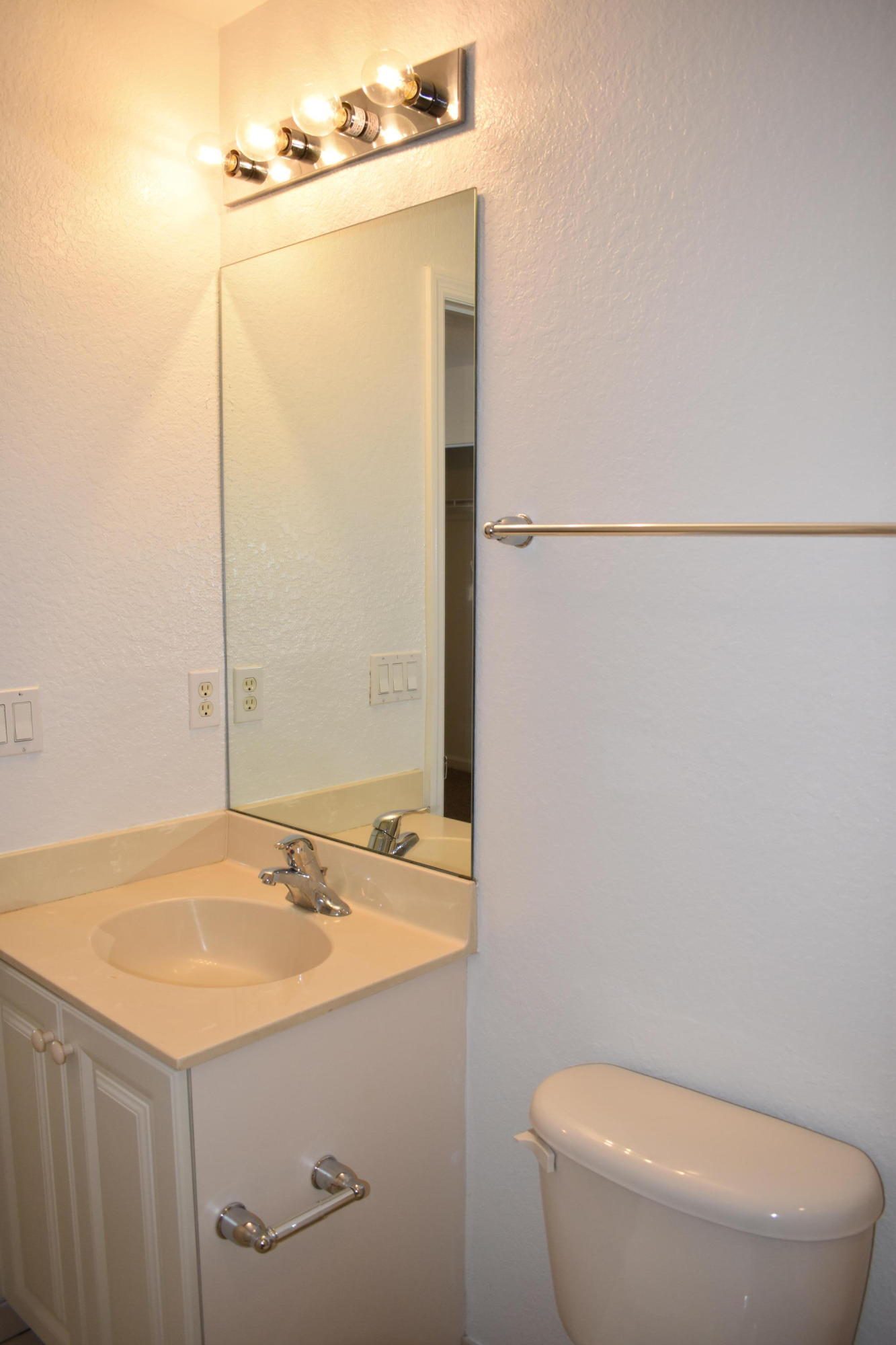 2009 Nassau Drive Riviera Beach, FL 33404 - Photo 15 of 19 DSC_0024 (1)