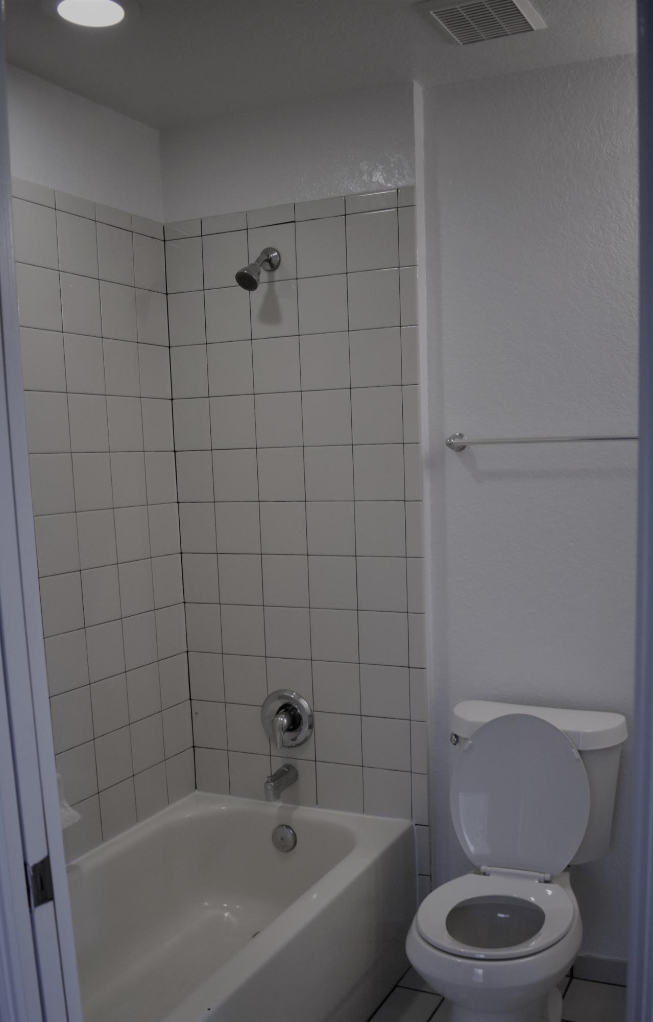 2009 Nassau Drive Riviera Beach, FL 33404 - Photo 8 of 19 DSC_0014 (2)