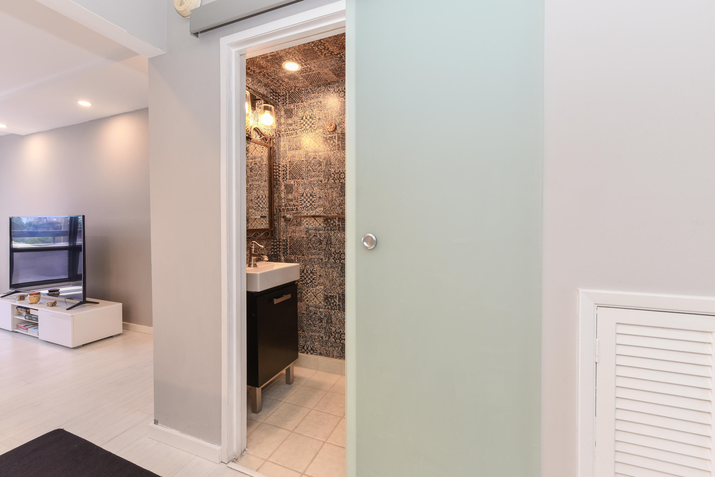 1401 South Federal Highway, Unit 414 Boca Raton, FL 33432 - Photo 18 of 38 1401 S Federal Hwy_#414_Denine Mckerchie