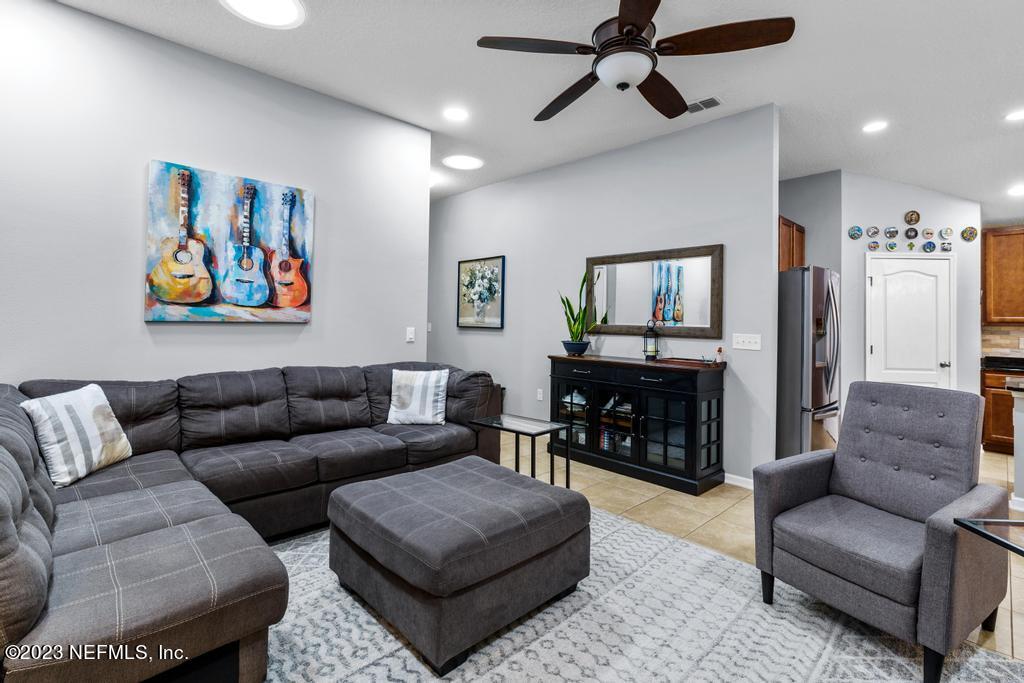 348 Colorado Springs Way St. Augustine, FL 32092 - Photo 7 of 30 348 Colorado Springs way-17