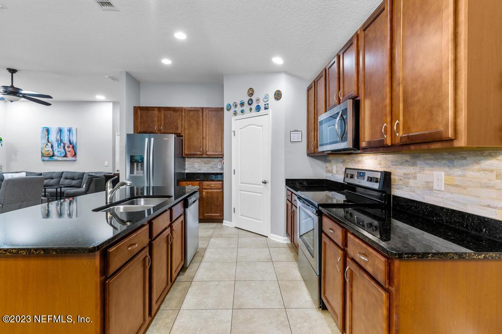 348 Colorado Springs Way St. Augustine, FL 32092 - Photo 10 of 30 348 Colorado Springs way-24