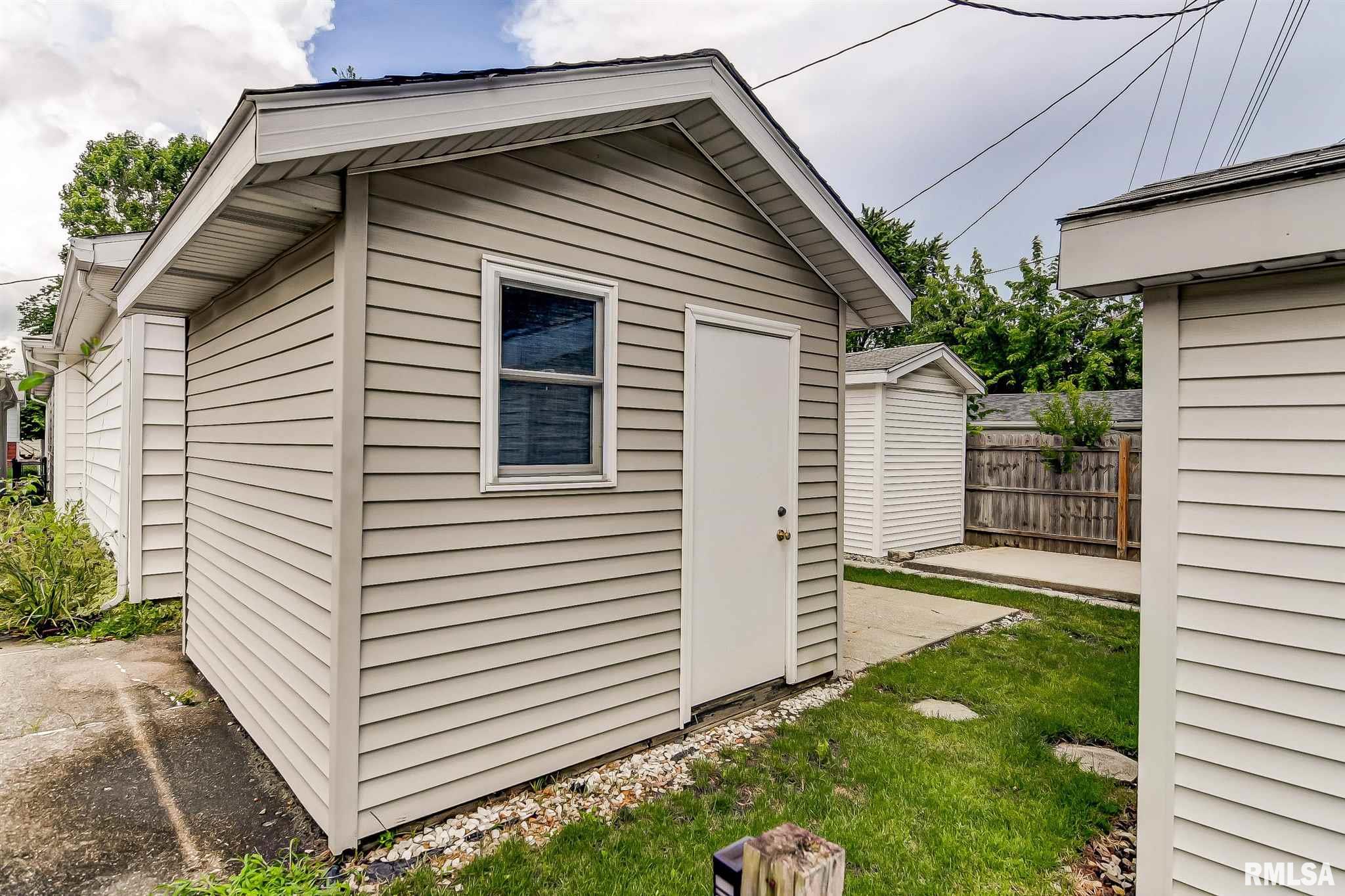 2260 East Watch Avenue Springfield, IL 62702 - Photo 7 of 31 Gallery Image 7
