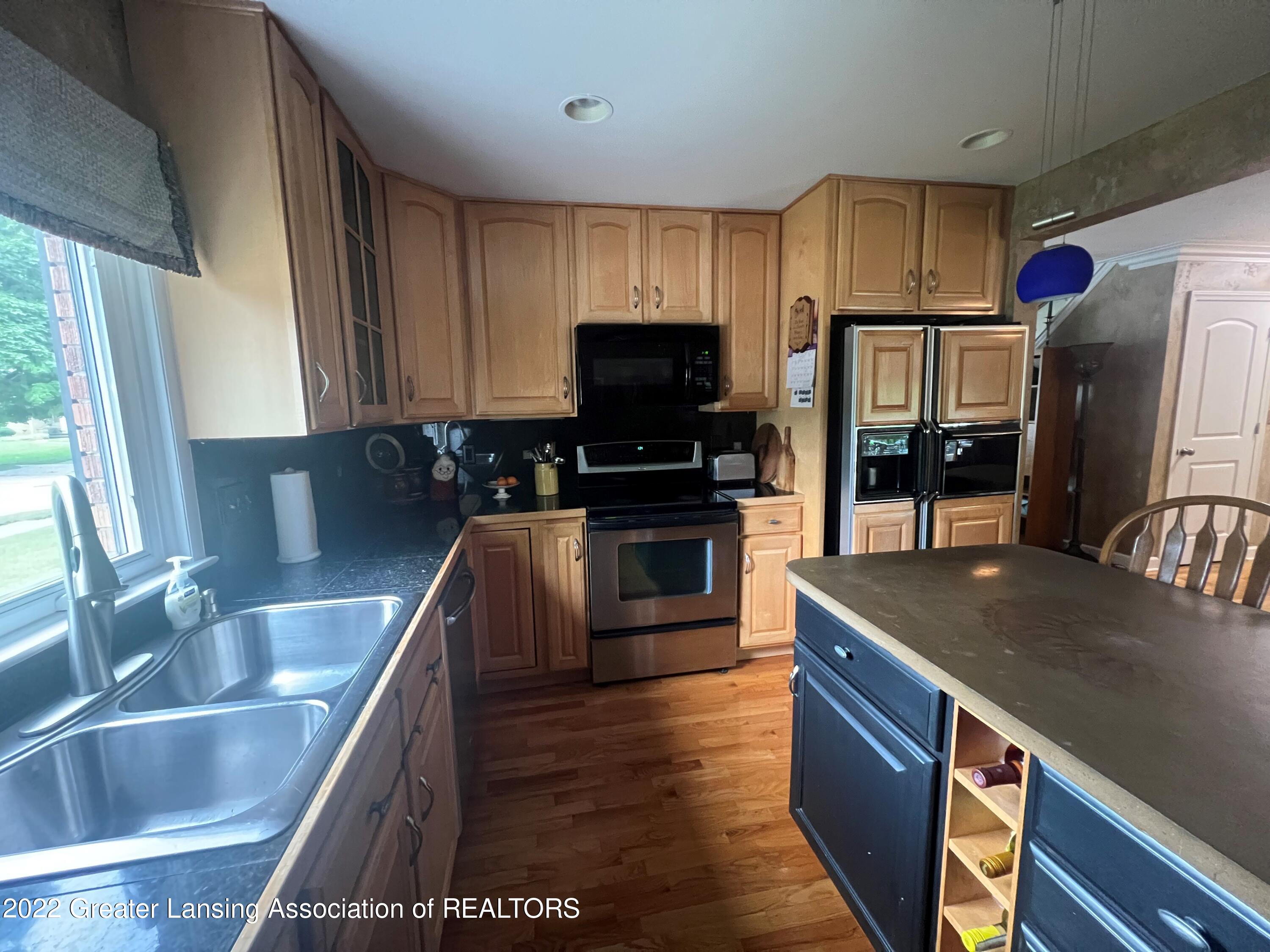 1535 Wellington Road Lansing, MI 48910 - Photo 5 of 25 6