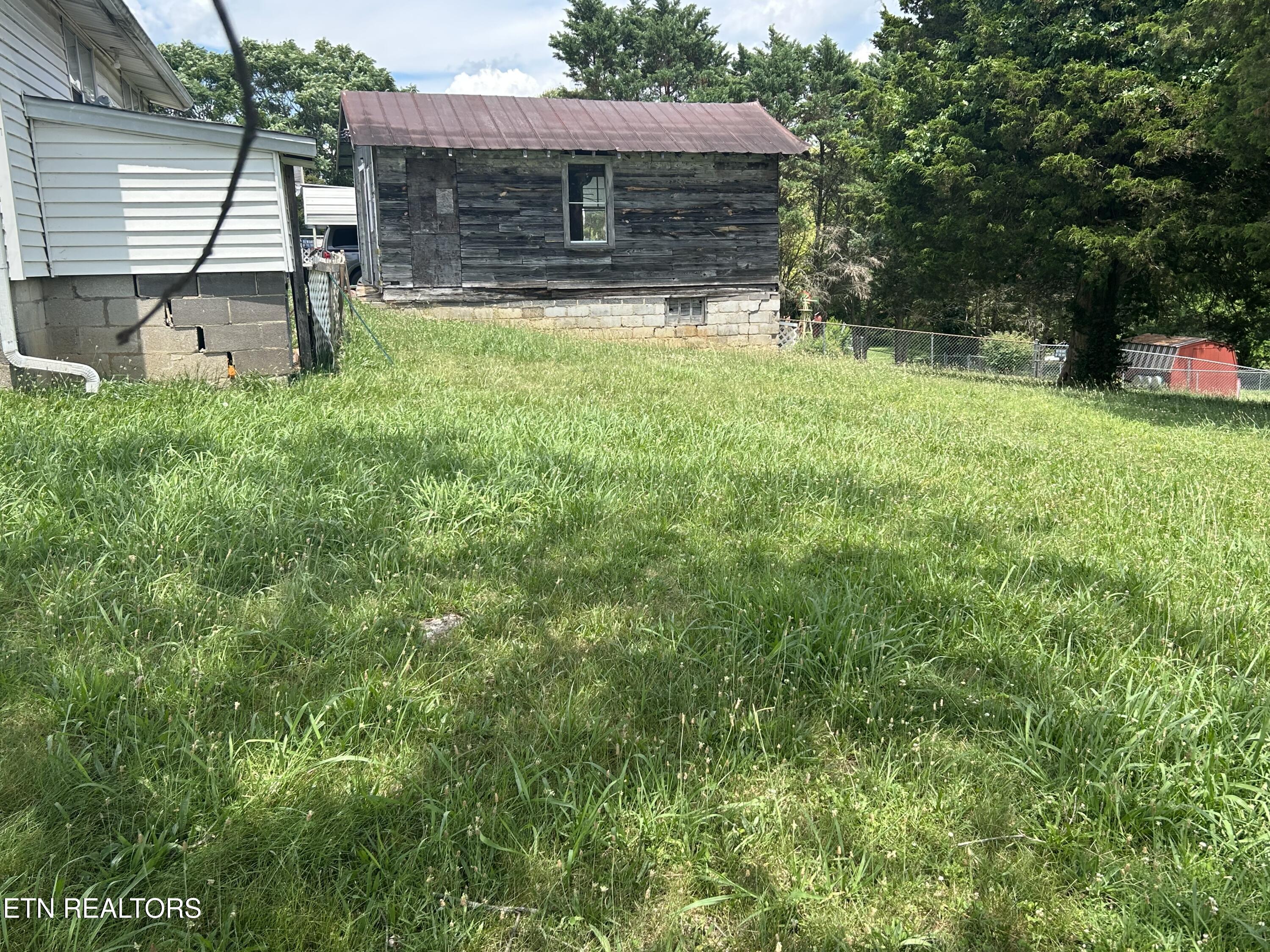 921 Fowler Street Clinton, TN 37716 - Photo 5 of 6 IMG_3399