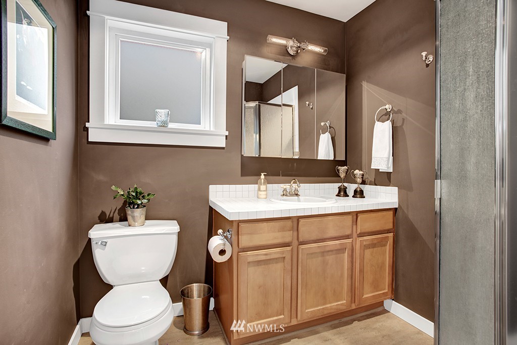 1120 North 76th Street Seattle, WA 98103 - Photo 12 of 24 Gallery Image 12