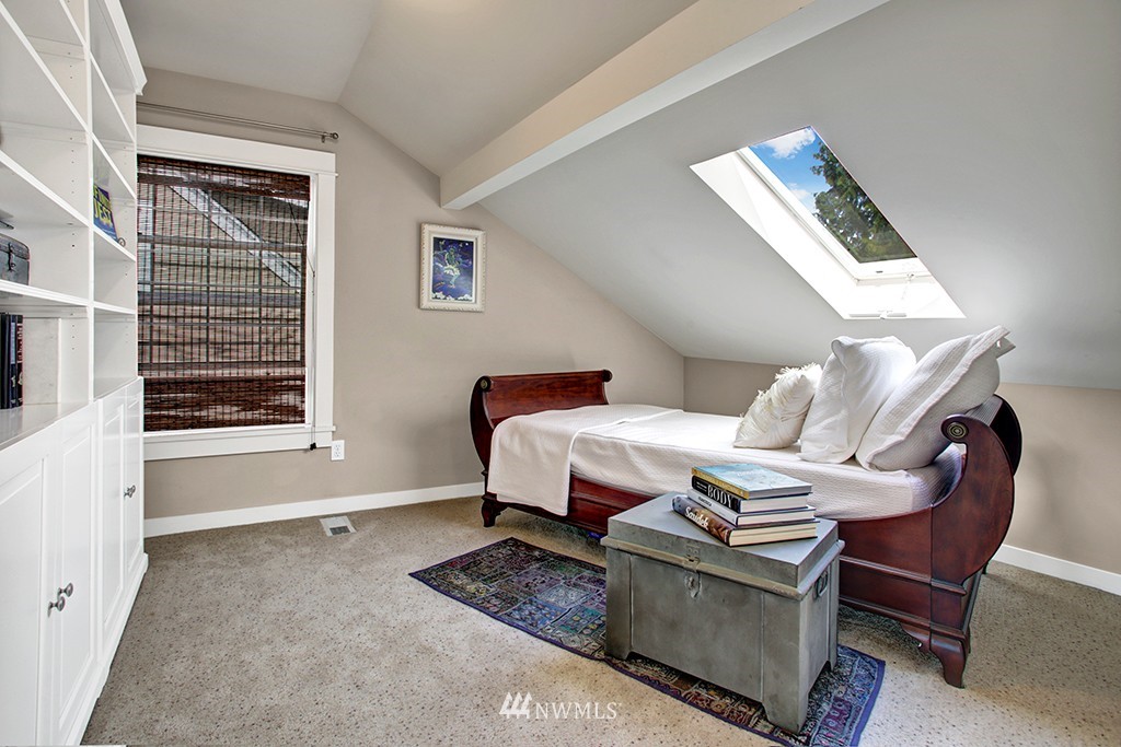 1120 North 76th Street Seattle, WA 98103 - Photo 17 of 24 Gallery Image 17