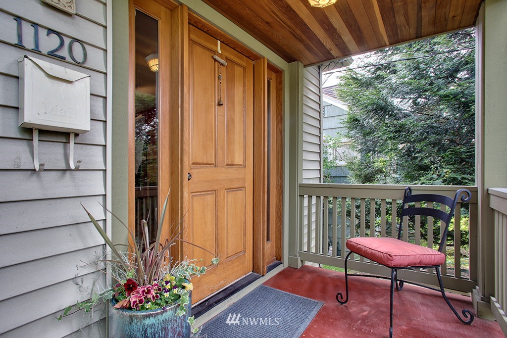 1120 North 76th Street Seattle, WA 98103 - Photo 3 of 24 Gallery Image 3