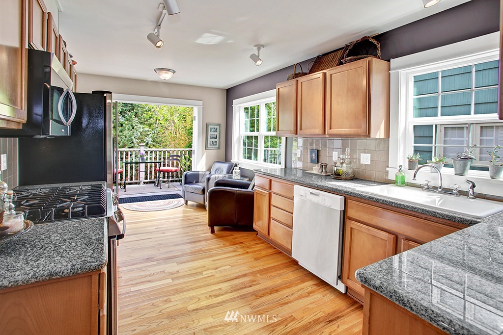 1120 North 76th Street Seattle, WA 98103 - Photo 10 of 24 Gallery Image 10