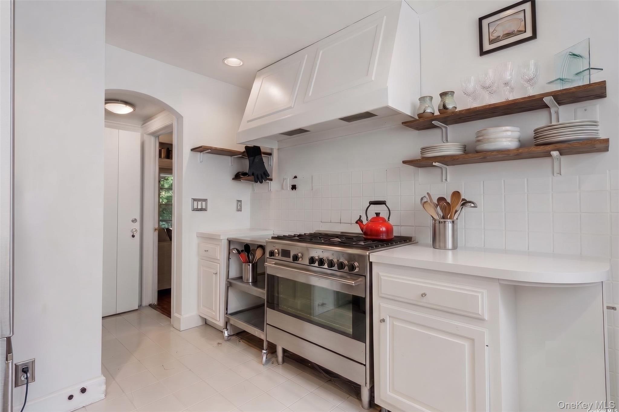 224 Mamaroneck Road Scarsdale, NY 10583 - Photo 10 of 28