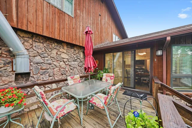 $539,900 | 10221 South Eleanor Avenue, Palos Hills, IL 60465