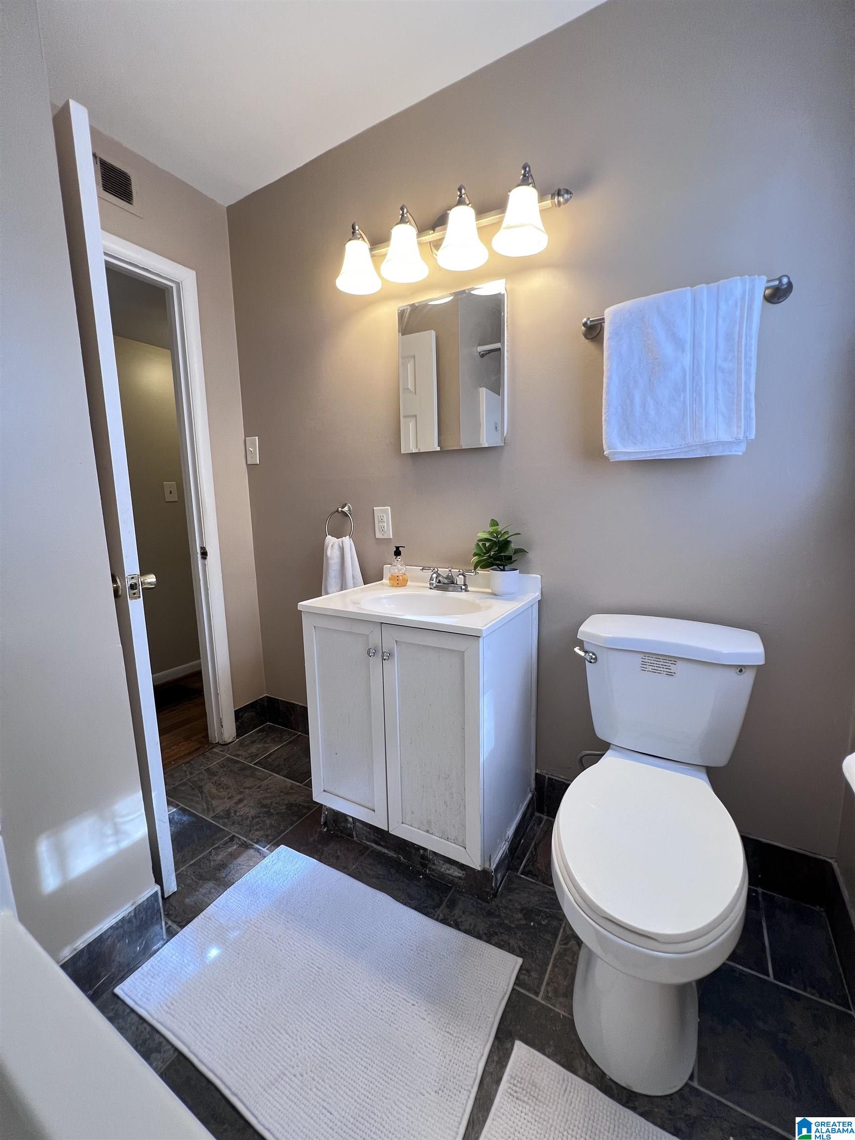 1021 Queensbury Road Homewood, AL 35209 - Photo 14 of 25
