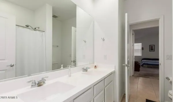 $2,995 | 12356 West Orangewood Avenue, Glendale, AZ 85307