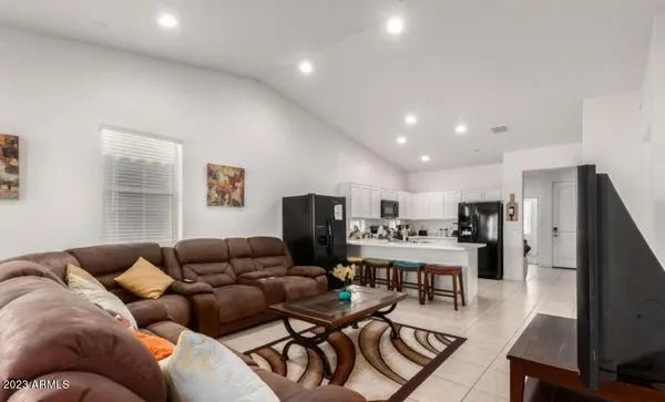 $2,995 | 12356 West Orangewood Avenue, Glendale, AZ 85307