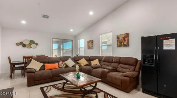 $2,995 | 12356 West Orangewood Avenue, Glendale, AZ 85307